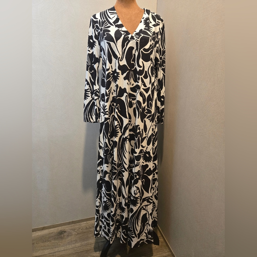 Boden Monochrome Floral Long Sleeve Dress